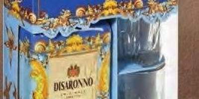 Lichior italian in cutie cu design Versace Disaronno